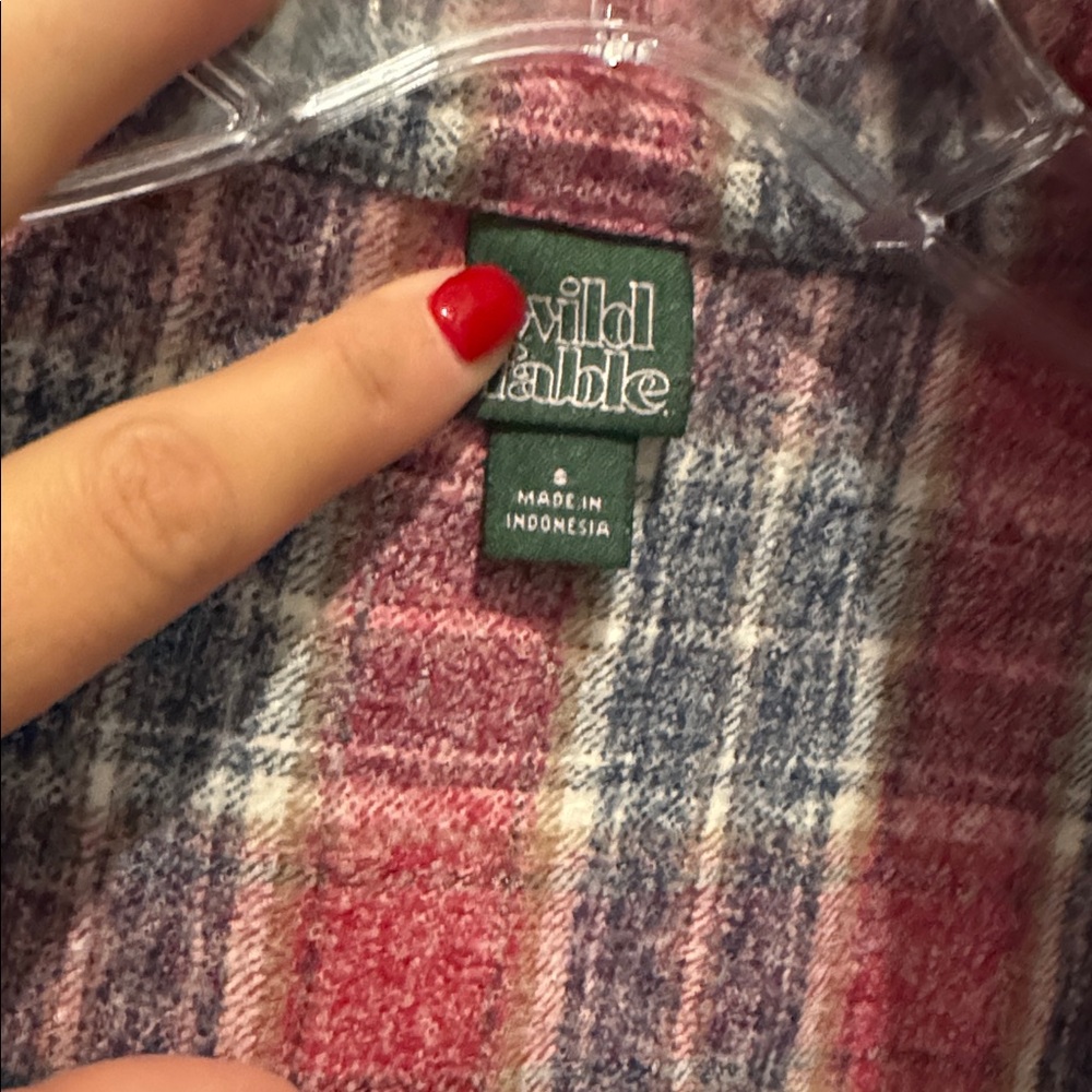 Patterned Flannel Long Sleeve - Picture 5 of 6